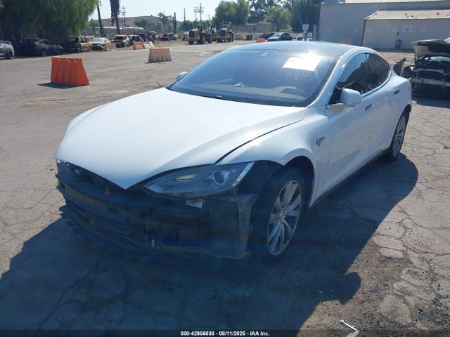 2014 TESLA MODEL S 5YJSA1H1XEFP58011 Photo 1