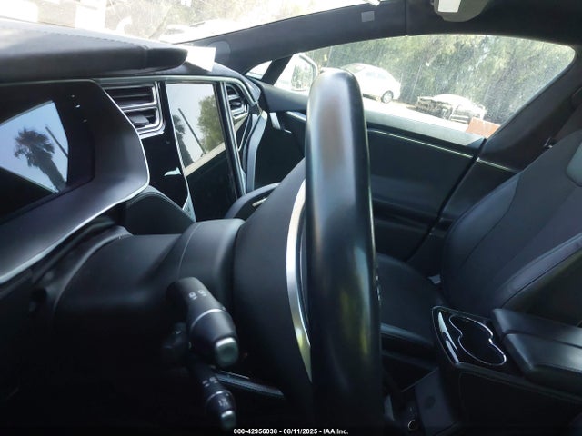 2014 TESLA MODEL S 5YJSA1H1XEFP58011 Photo 6