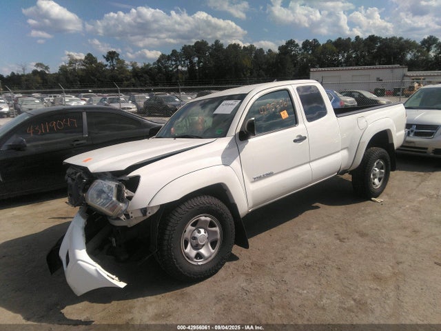 Toyota 2tr-fe 2014 5TFUX4EN5EX025211 Image 2