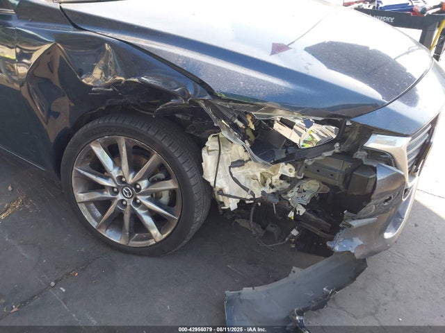 3MZBN1V39JM210790 Mazda py