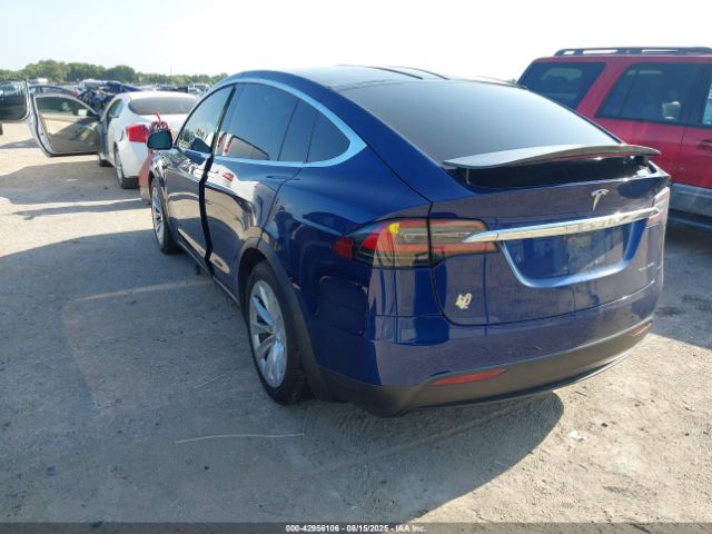 2019 TESLA MODEL X 5YJXCAE29KF196871 Photo 2