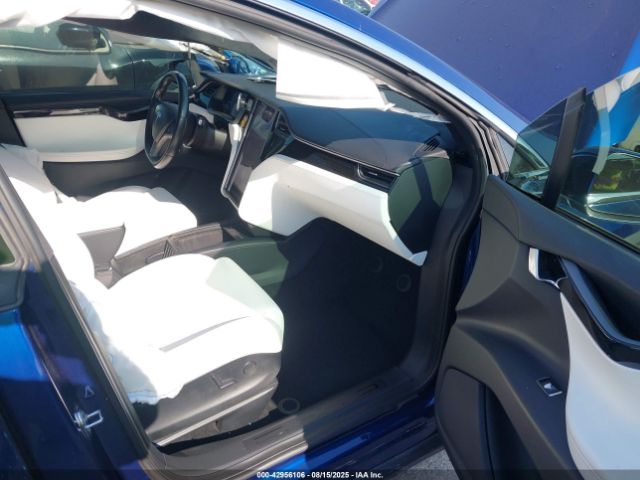2019 TESLA MODEL X 5YJXCAE29KF196871 Photo 4