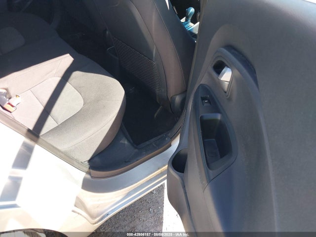 KNADM4A38H6037194 KIA 2017