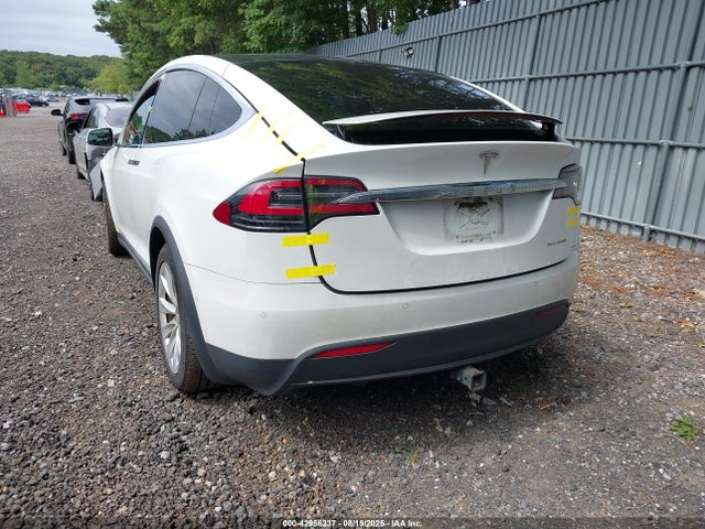2020 TESLA MODEL X 5YJXCBE23LF263830 Photo 2