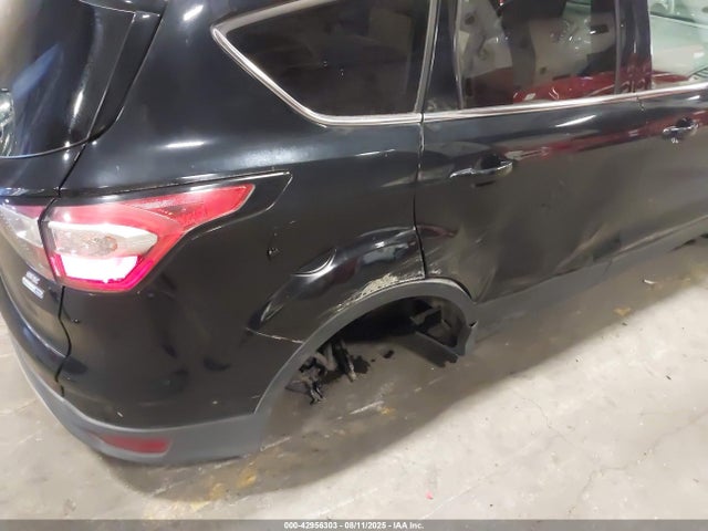 1FMCU9G93JUB49650 Ford 2018