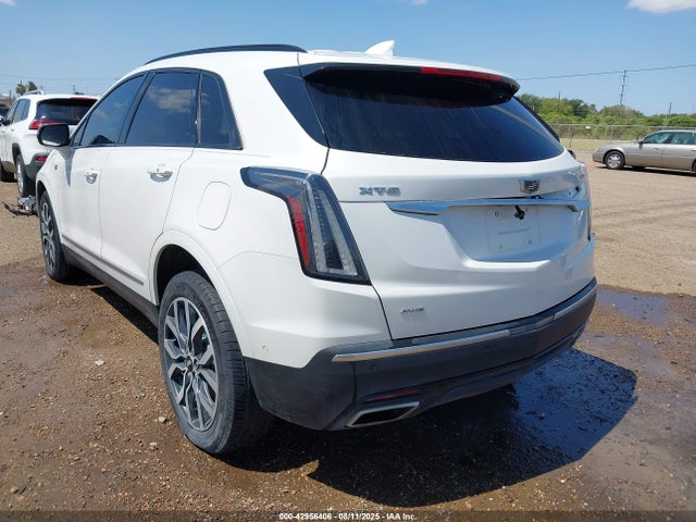 2021 CADILLAC XT5 1GYKNGRS9MZ191632 Photo 2
