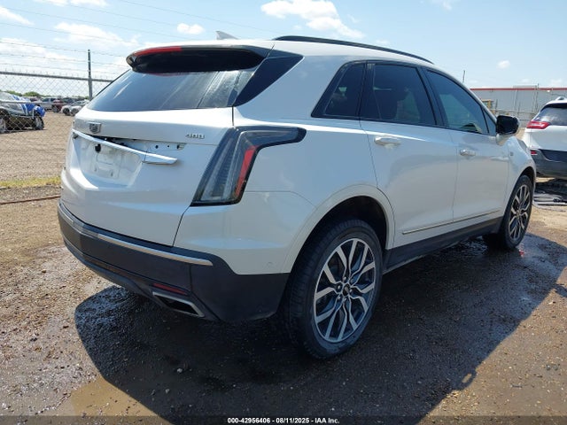 2021 CADILLAC XT5 1GYKNGRS9MZ191632 Photo 3