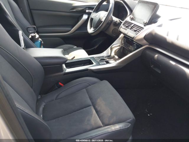 2022 MITSUBISHI ECLIPSE CROSS JA4ATWAA0NZ000728 Photo 4