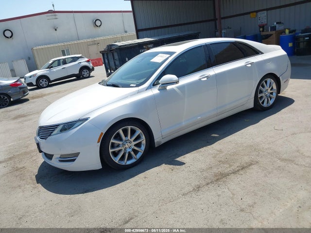 Lincoln 2016 2016 3LN6L2LU5GR611112 Image 2