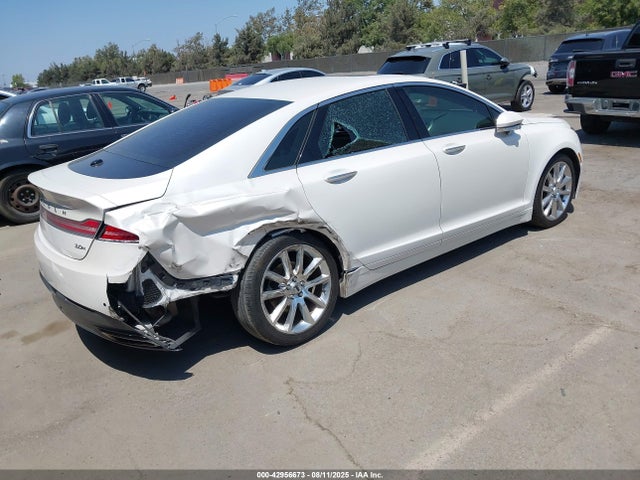 Lincoln 2016 2016 3LN6L2LU5GR611112 Image 4
