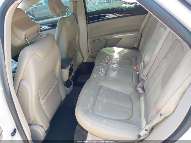 Lincoln 2016 2016 3LN6L2LU5GR611112 Image 8