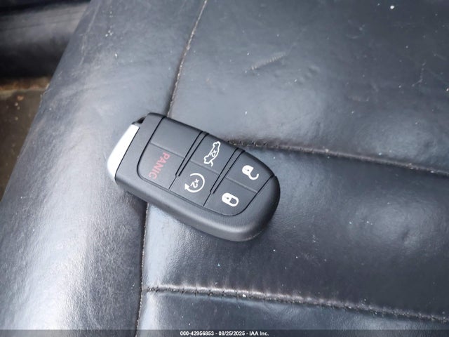 1C3CCCAB4GN188299 Chrysler 200