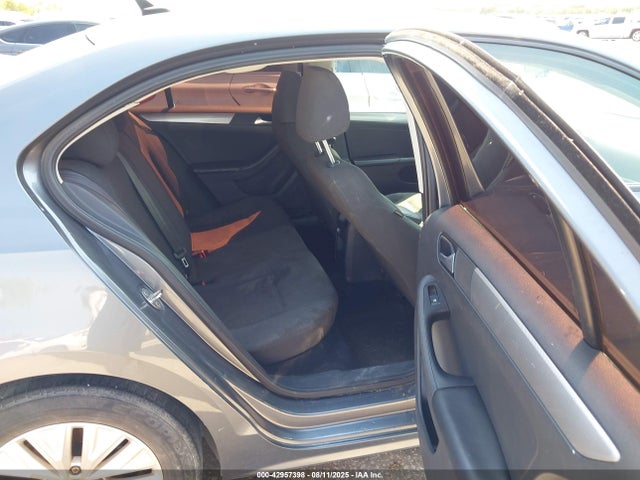 3VWD17AJ6FM231616 Volkswagen 1.8t