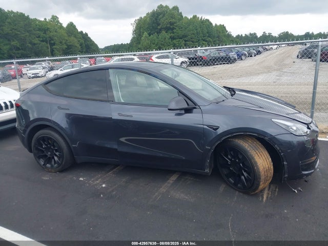 7SAYGDEEXRA227401 Tesla Model Y