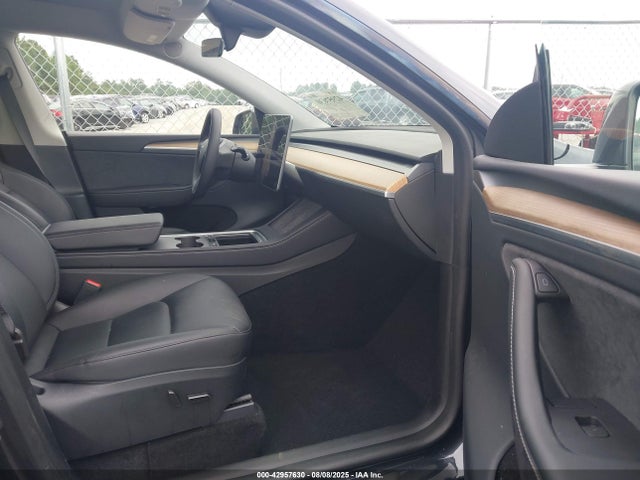 2024 TESLA MODEL Y 7SAYGDEEXRA227401 Photo 4