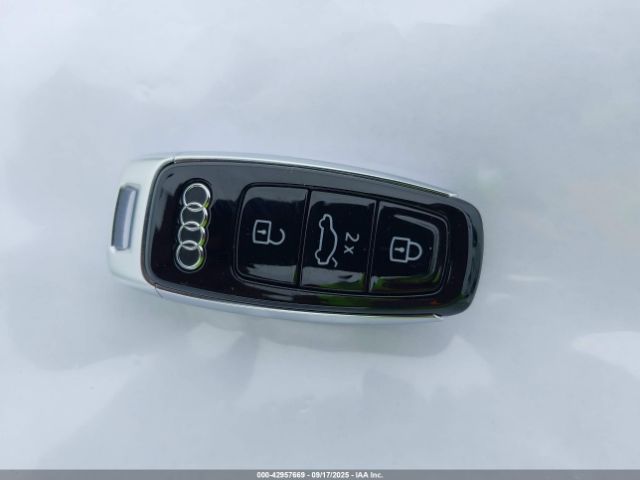 2023 AUDI S8 WAULSAF85PN001164 Photo 10