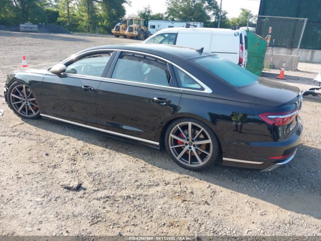 2023 AUDI S8 WAULSAF85PN001164 Photo 2