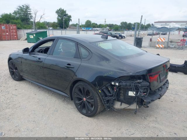 2021 JAGUAR XF SAJBL4GX4MCY88414 Photo 2