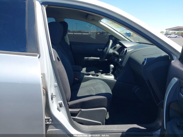 JN8AS5MT1FW151732 Nissan Rogue