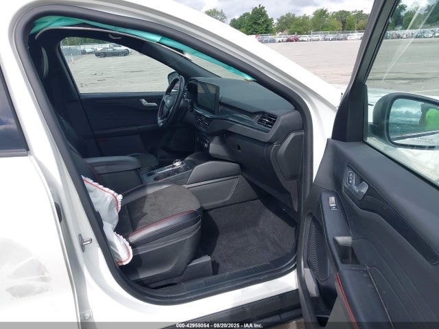 1FMCU9MN7PUA39467 Ford dragon gtdi