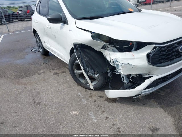 1FMCU9MN7PUA39467 Ford dragon gtdi