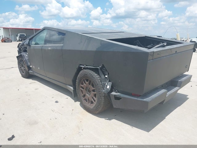 2024 TESLA CYBERTRUCK 7G2CEHEE3RA032760 Photo 2