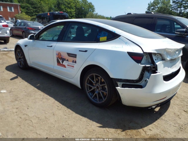 2022 TESLA MODEL 3 5YJ3E1EB2NF129106 Photo 2