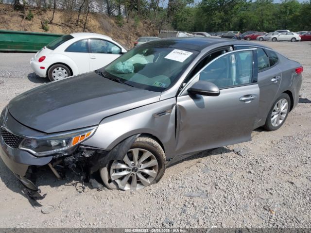 2018 KIA OPTIMA 5XXGU4L30JG228449 Photo 1