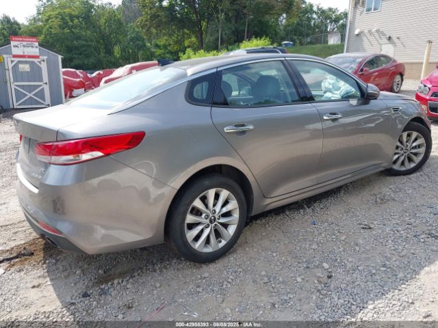 2018 KIA OPTIMA 5XXGU4L30JG228449 Photo 3