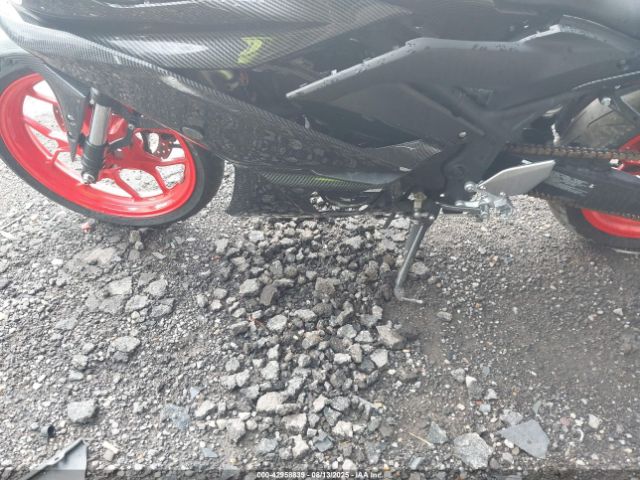 2021 YAMAHA YZFR3 MH3RH18Y4MK006816 Photo 8