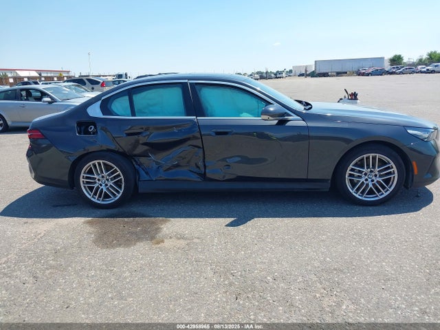 BMW 530I 2024 WBA53FJ07RCS07301 Image 13