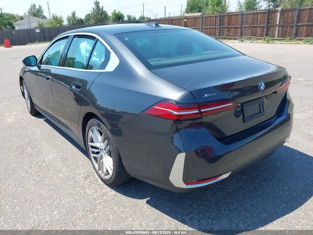BMW 530I 2024 WBA53FJ07RCS07301 Image 3