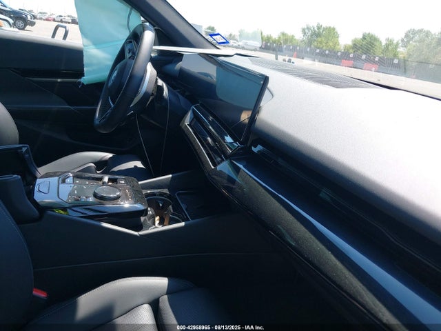 BMW 530I 2024 WBA53FJ07RCS07301 Image 5