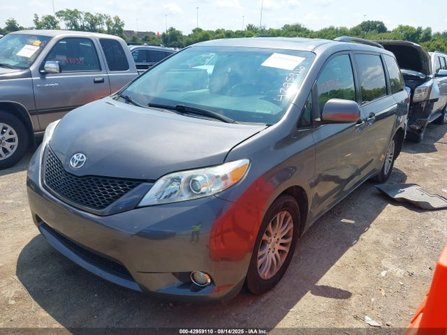 Toyota 2gr-fks 2014 5TDYK3DC5ES447379 Image 2