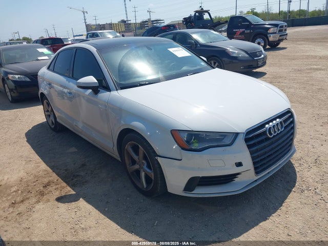 2015 AUDI A3 WAUACGFF4F1005296 Photo 0