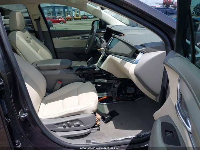2018 CADILLAC XT5 1GYKNCRS9JZ192638 Photo 4