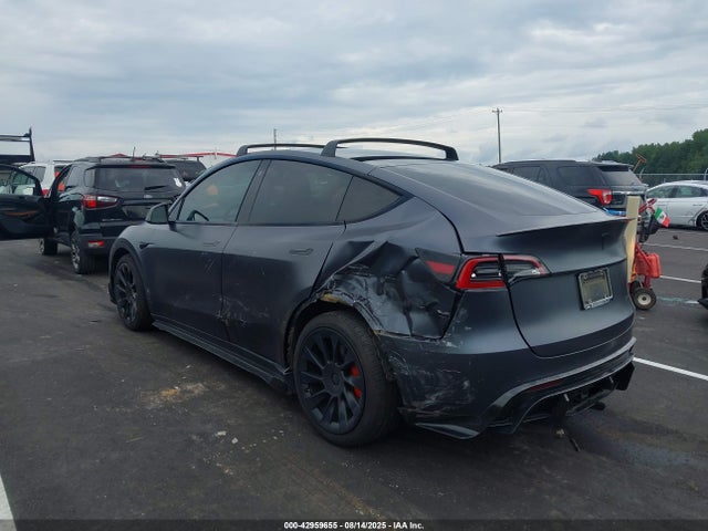 2021 TESLA MODEL Y 5YJYGDEE0MF258469 Photo 2