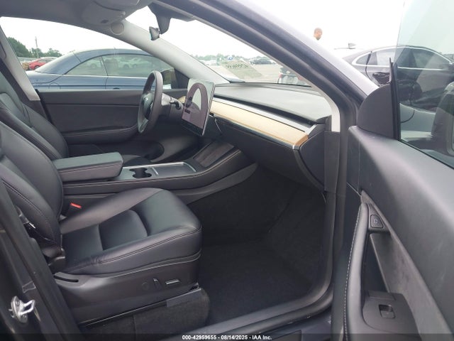 2021 TESLA MODEL Y 5YJYGDEE0MF258469 Photo 4