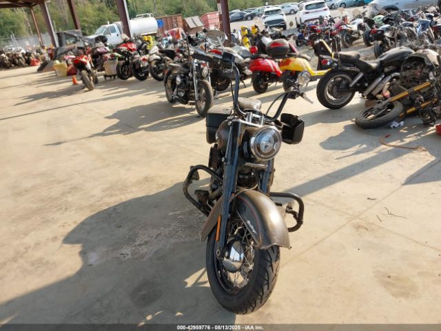 2018 HARLEY-DAVIDSON FLHC 1HD1YAJ18JC035460 Photo 4