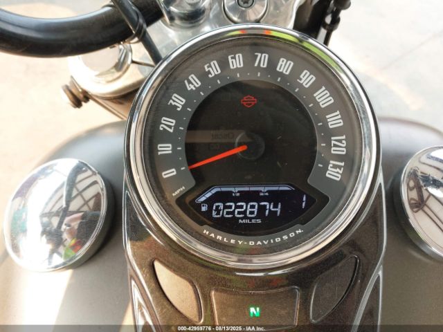 2018 HARLEY-DAVIDSON FLHC 1HD1YAJ18JC035460 Photo 6