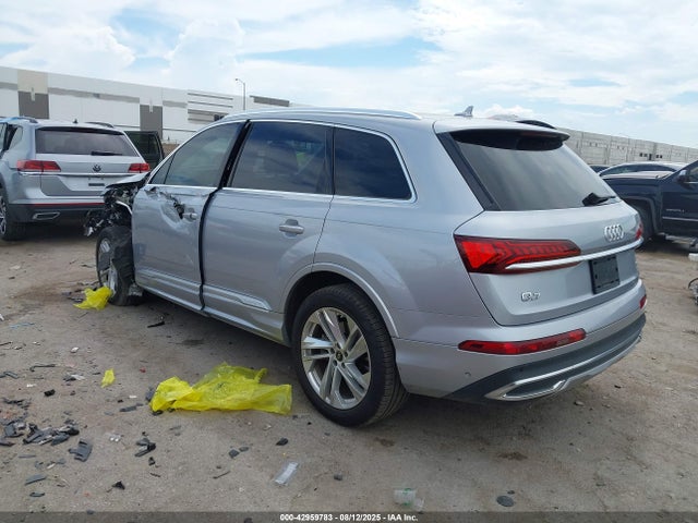 2022 AUDI Q7 WA1LXBF77ND022600 Photo 2