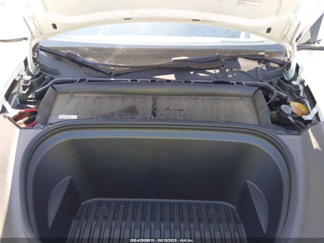 2024 TESLA MODEL Y 7SAYGDEE4RF151287 Photo 9