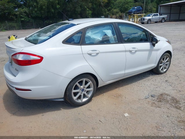 Ford 2015 2015 3FADP4BJ8FM132624 Image 4