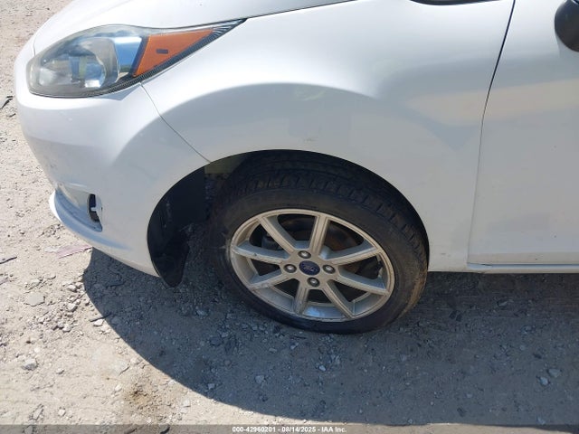 Ford 2015 2015 3FADP4BJ8FM132624 Image 6