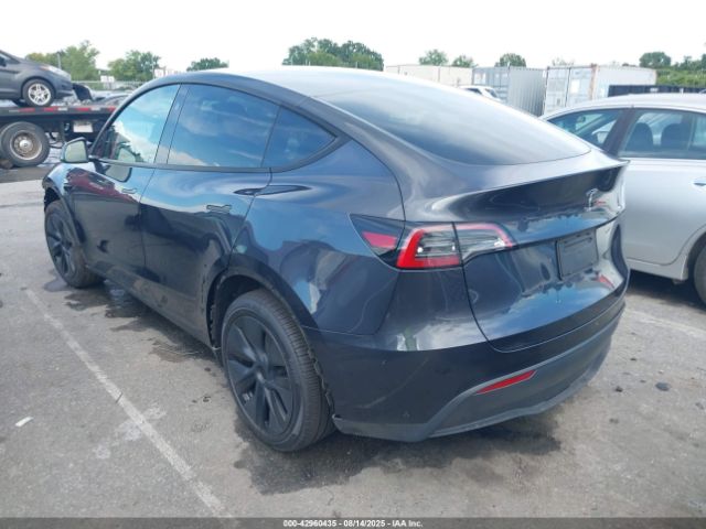 2024 TESLA MODEL Y 7SAYGDED2RA317178 Photo 2