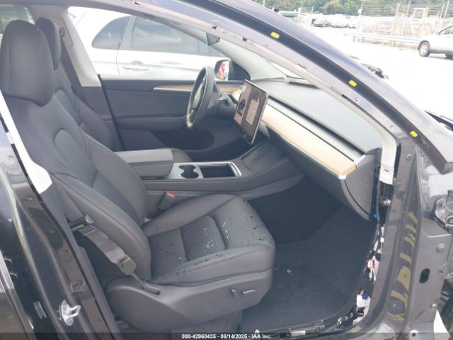 2024 TESLA MODEL Y 7SAYGDED2RA317178 Photo 4