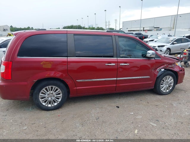 2C4RC1JG1GR121345 Chrysler Town and Country
