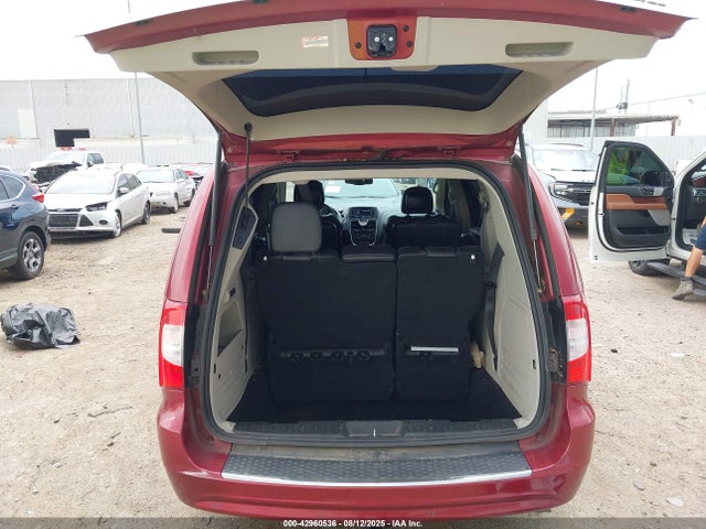 2C4RC1JG1GR121345 Chrysler Town and Country