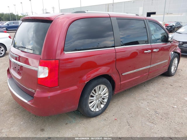 2C4RC1JG1GR121345 Chrysler Town and Country