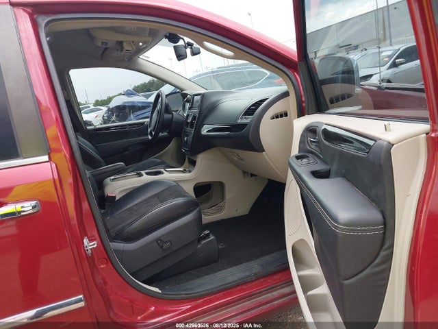 2C4RC1JG1GR121345 Chrysler Town and Country
